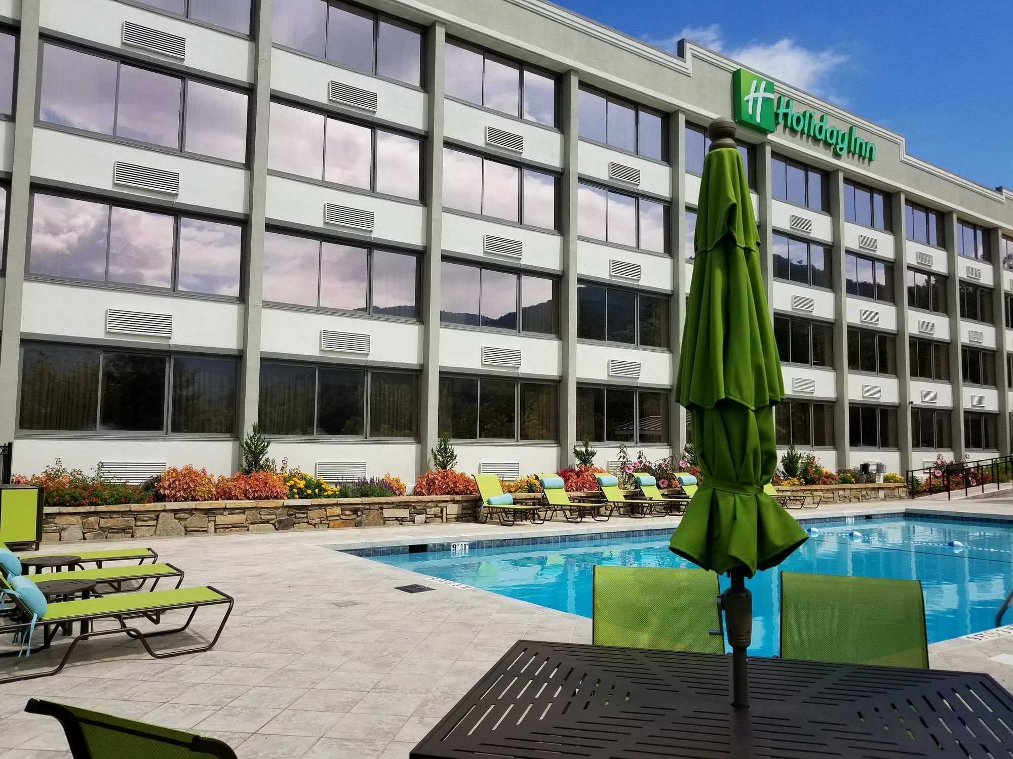 Holiday Inn Asheville East-Blue Ridge Pkwy By Ihg Exterior photo